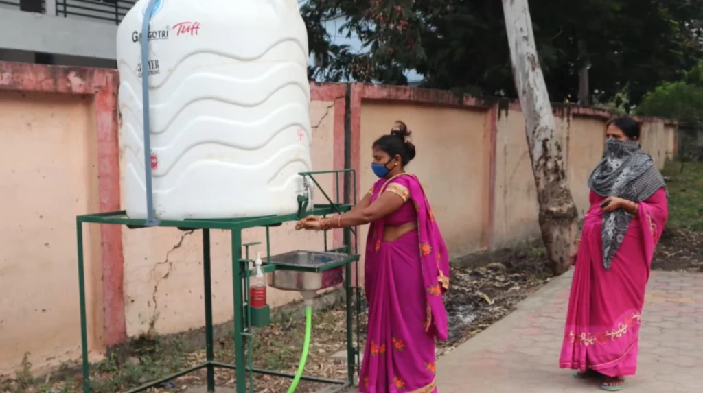 Video: Bhopal communities benefit from “do-it-ourselves” pandemic response