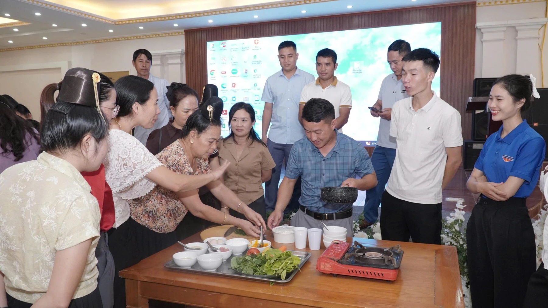 Food demonstration session in the training