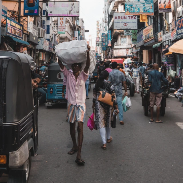 <p>Mapping People’s Spaces in Colombo for a community driven creation of a livable city</p>
